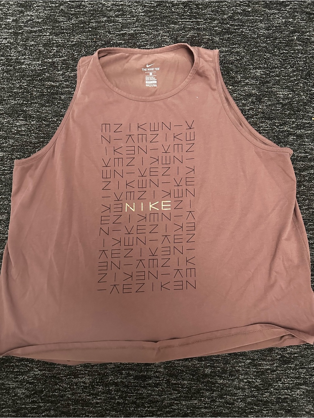 Nike women’s Mauve Graphic athletic Tank Top